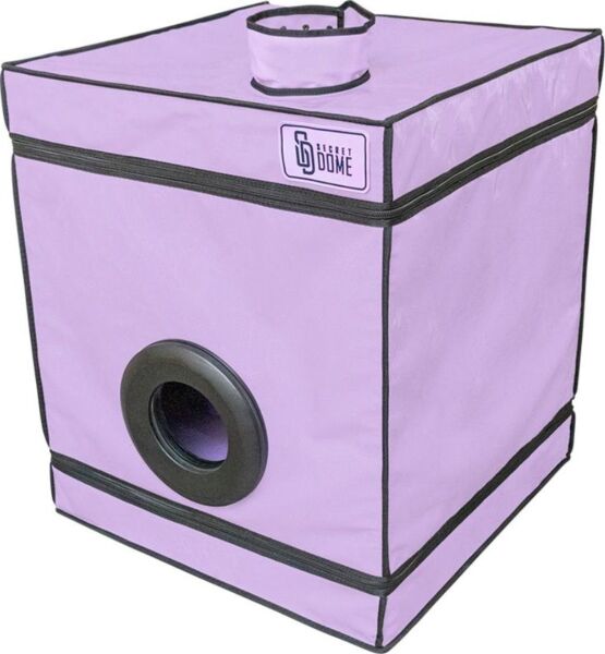 Bukkake-cabine Secret Dome Kink Club met matras en accessoires