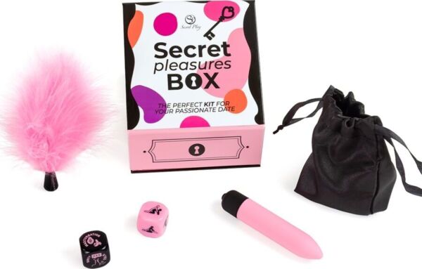 Erotisch spel Secret Pleasures Box van Secret Play met twee dobbelstenen, roze bullet vibrator, roze kietelveer en zwart satijnen tasje