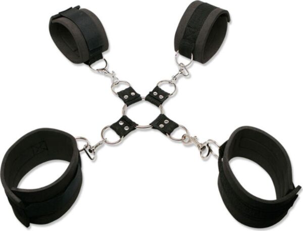Pipedream Extreme Hogtie Kit met polsboeien, enkelboeien, metalen hogtie en blinddoek